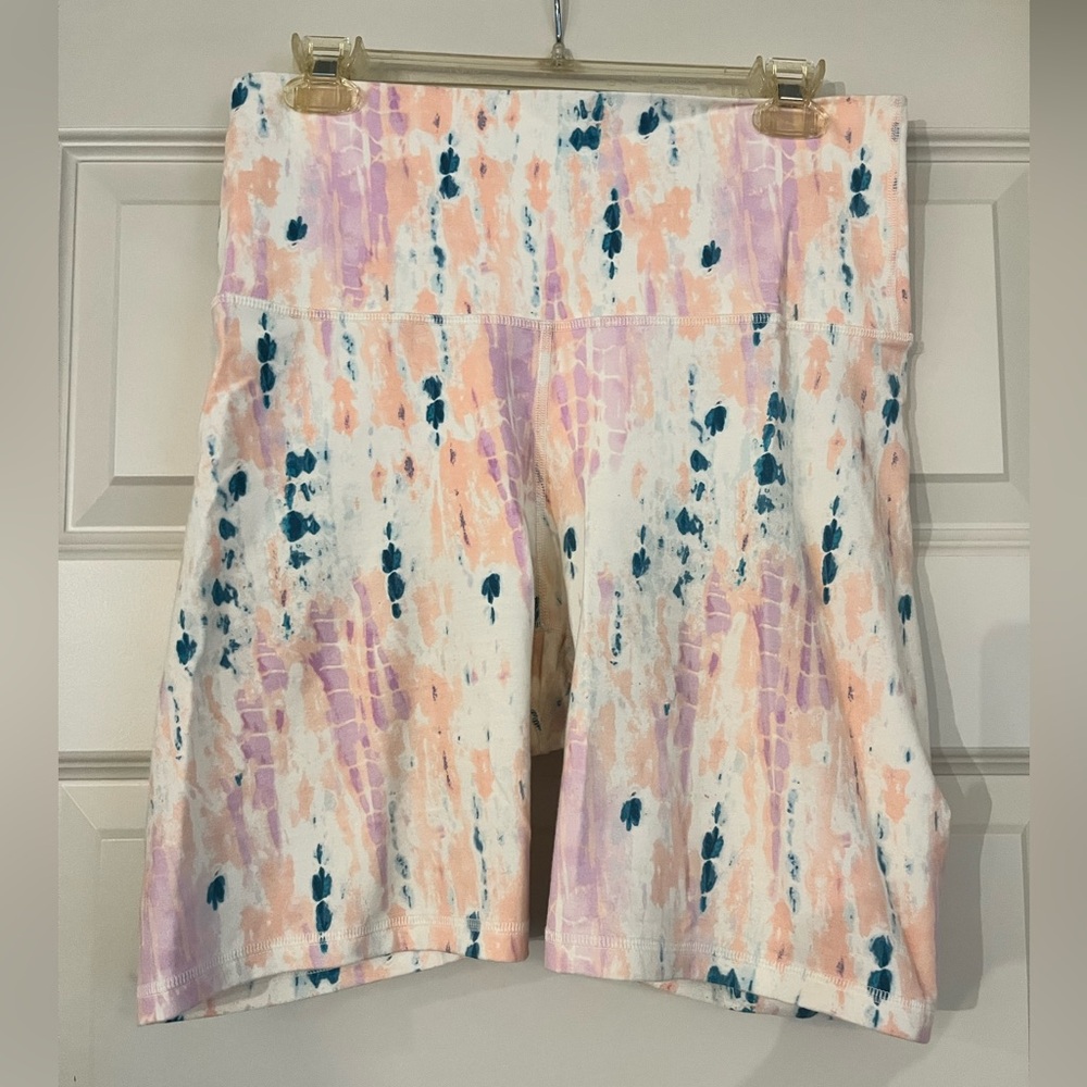 Old Navy Women's Pastel Tie-Dye Biker Shorts